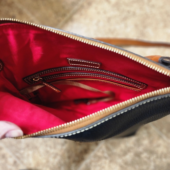 Black Dooney & Burke Pebble Leather Shoulder Hobo Bag - Picture 4 of 6